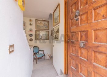 Hall / corridoio - Bilocale Via Del Fiore
 
77, Ischia di Castro - foto 9