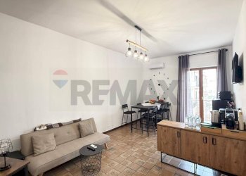 Sala da pranzo - Quadrilocale Via Parini
 
4, Vieste - foto 1