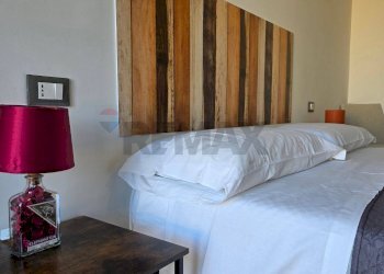 Camera / camera da letto - Quadrilocale Via Parini
 
4, Vieste - foto 9