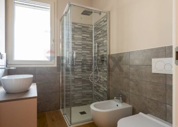 Bagno - Trilocale Via Gian Domenico Romagnosi
 
9, Fidenza - foto 10