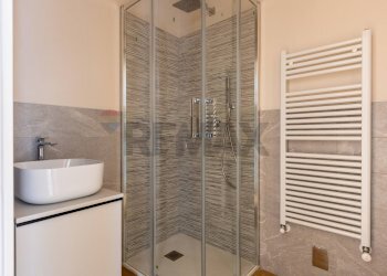 Bagno - Trilocale Via Gian Domenico Romagnosi
 
9, Fidenza - foto 12