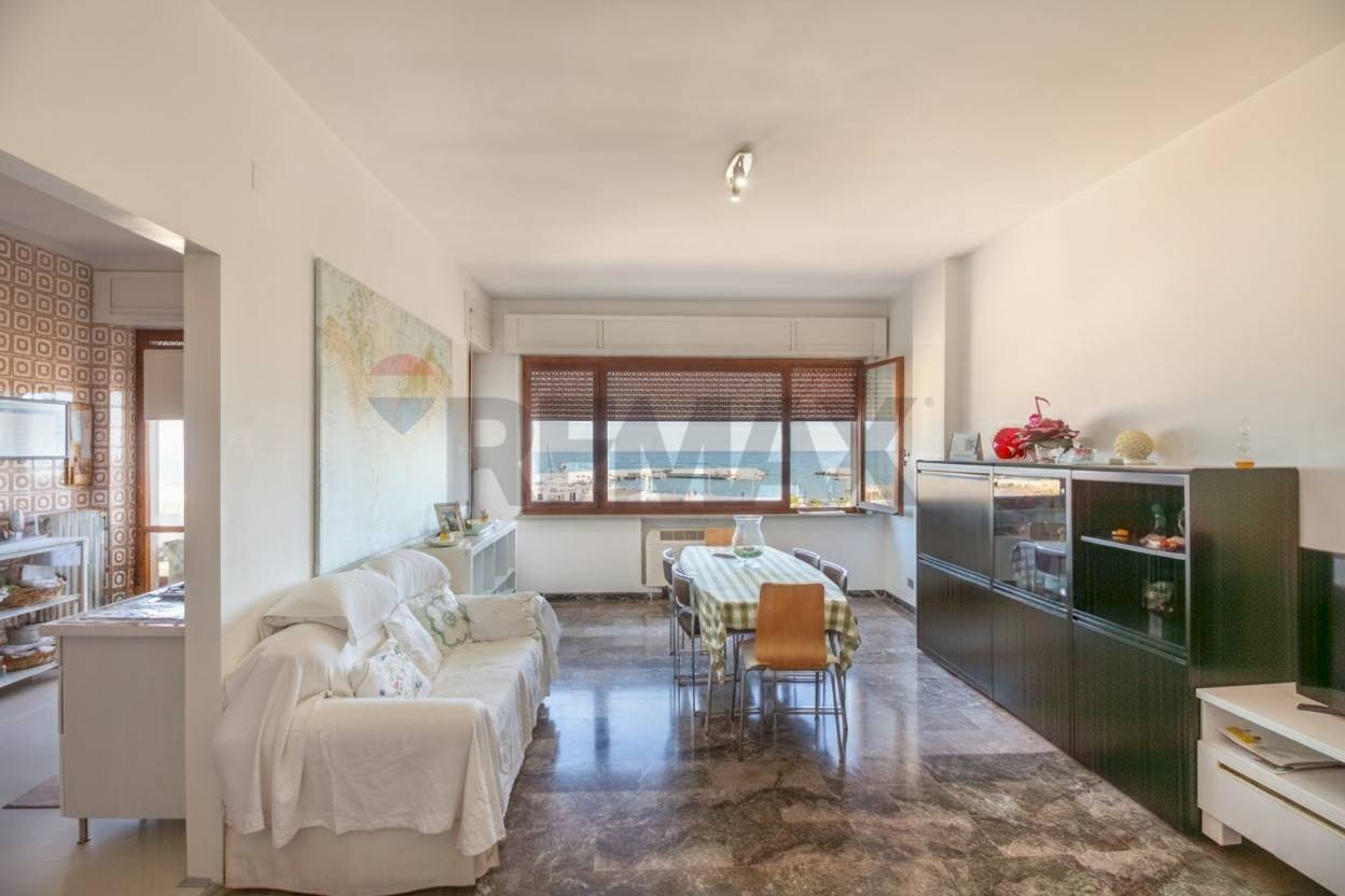 Sala da pranzo - Trilocale Via Pola
35, Francavilla al Mare - foto 2