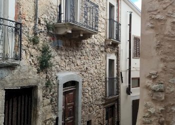 Edificio all\'aperto - Casa semi indipendente Via Trieste
 
55, Villa Santa Lucia degli Abruzzi - foto 1