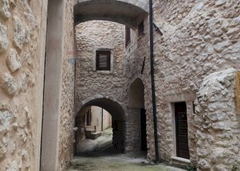 Casa all\'aperto - Casa semi indipendente Via Trieste
 
55, Villa Santa Lucia degli Abruzzi - foto 6