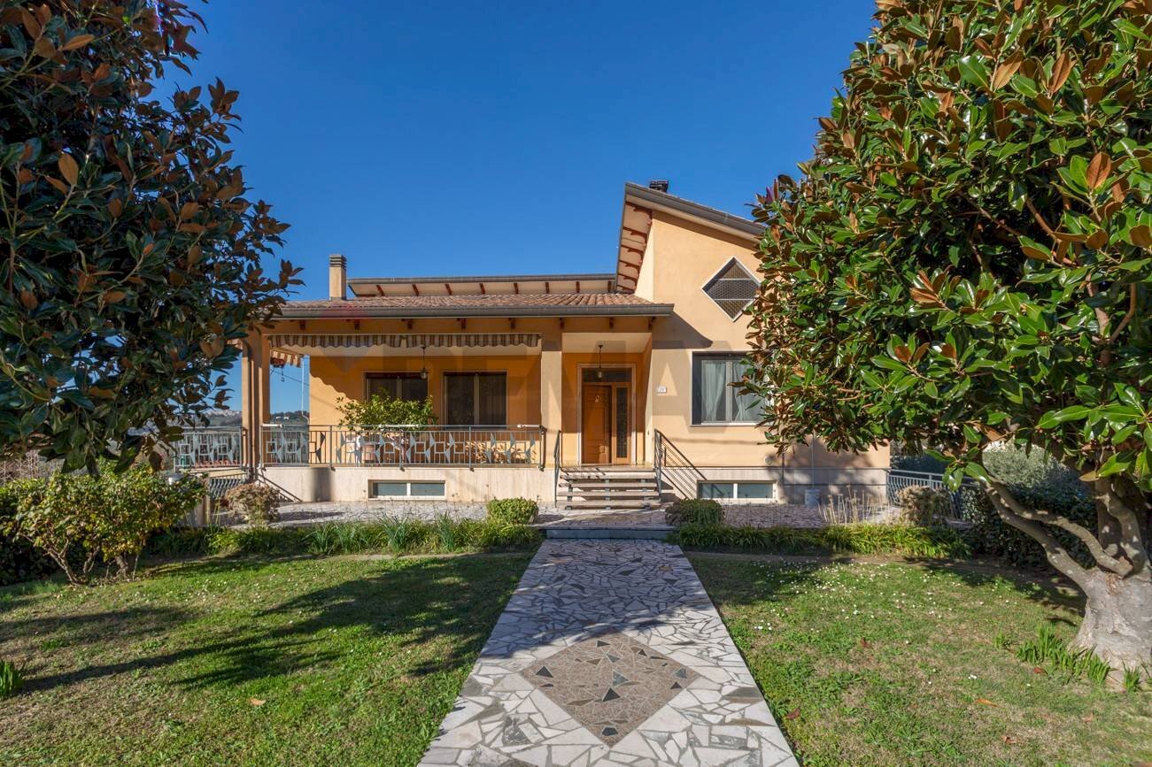 Casa all\'aperto - Casa indipendente Contrada Fontanella
 
29, Vacri - foto 1