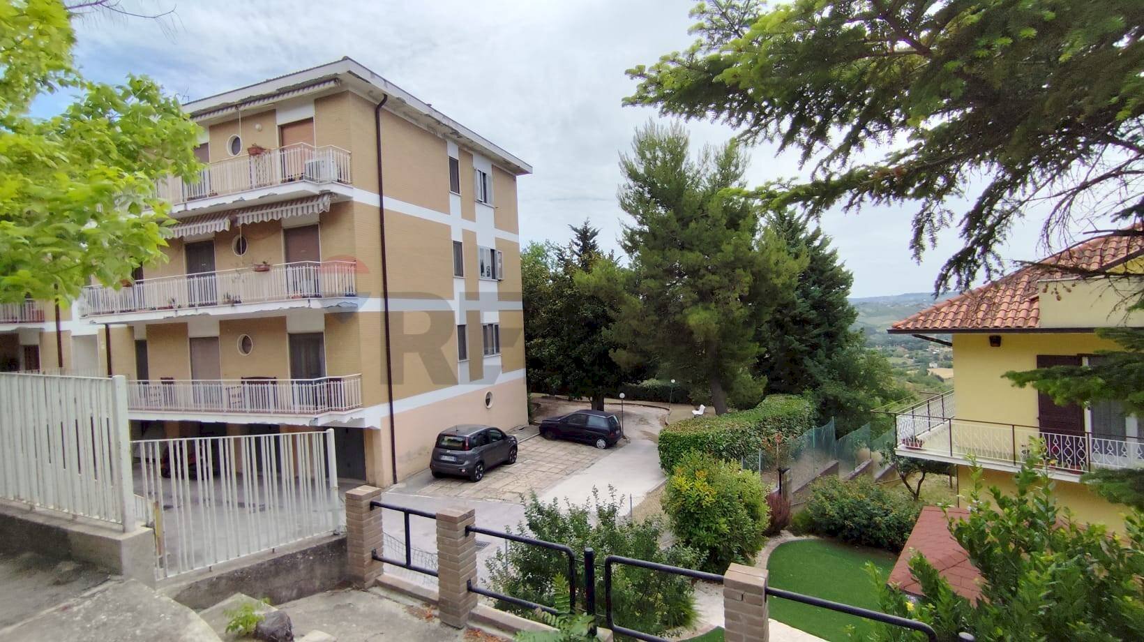 Edificio all\'aperto - Apartment Chieti - photo 1