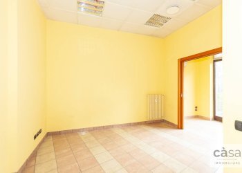 Foto 9 - Locale Commerciale VIA PASUBIO
 
2, Varese - foto 9