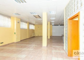 Foto 6 - Locale Commerciale VIA PASUBIO
 
2, Varese - foto 6