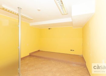 Foto 32 - Locale Commerciale VIA PASUBIO
 
2, Varese - foto 32