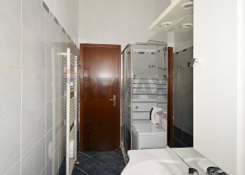 Bagno - Bilocale Via Novegro
 
13, Segrate - foto 15