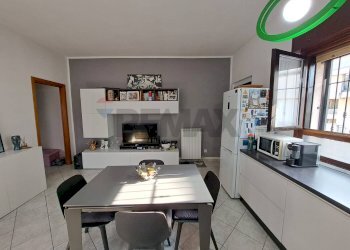 Sala da pranzo - Bilocale VIA ALESSANDRO MANZONI
 
43, Paullo - foto 3