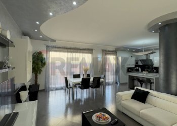 Sala da pranzo - Apartment Via Pietro Sbacchi
 
233, Cinisi - photo 3