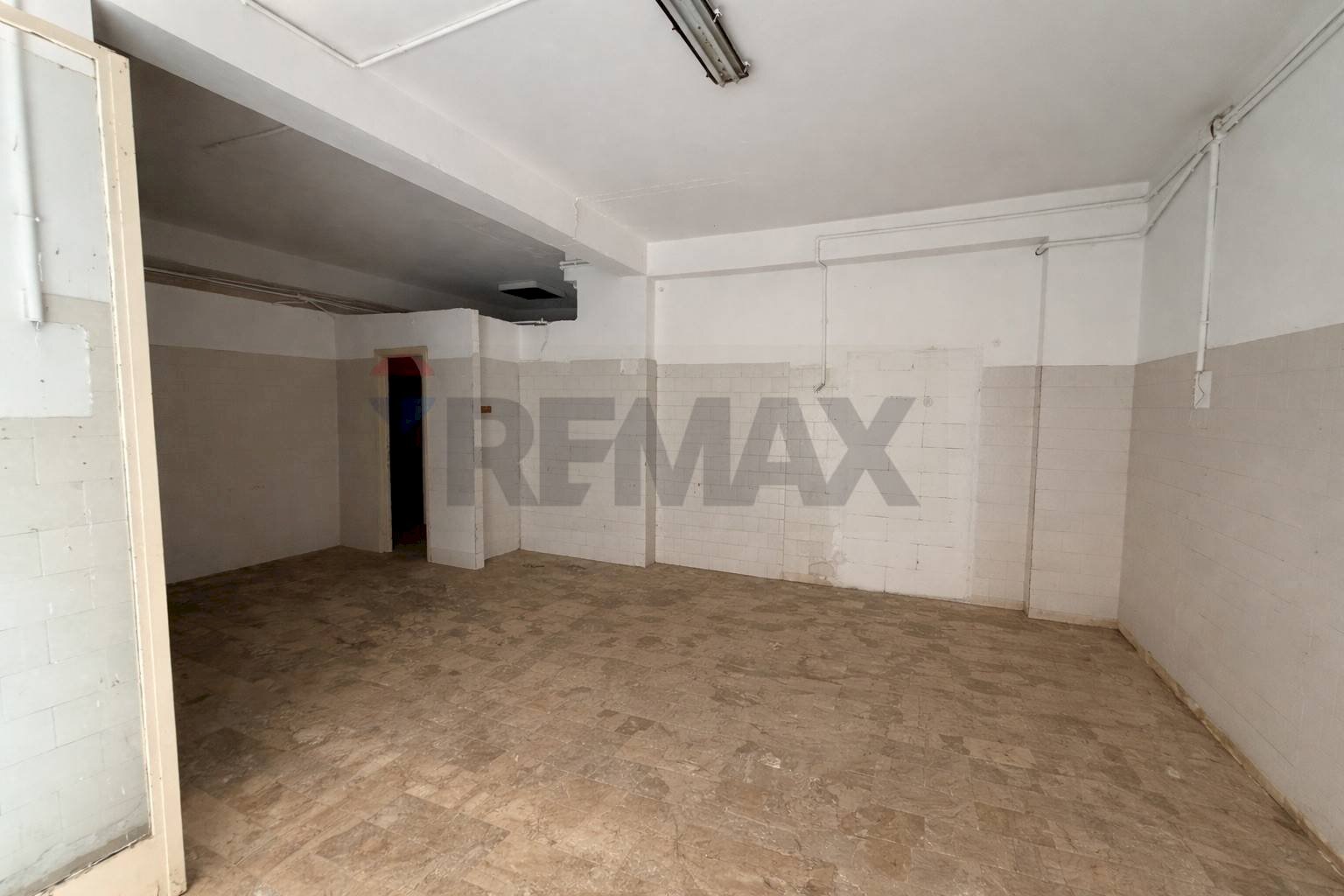 Stanza vuota - Locale Commerciale Via Palermo
128, Terrasini - foto 3