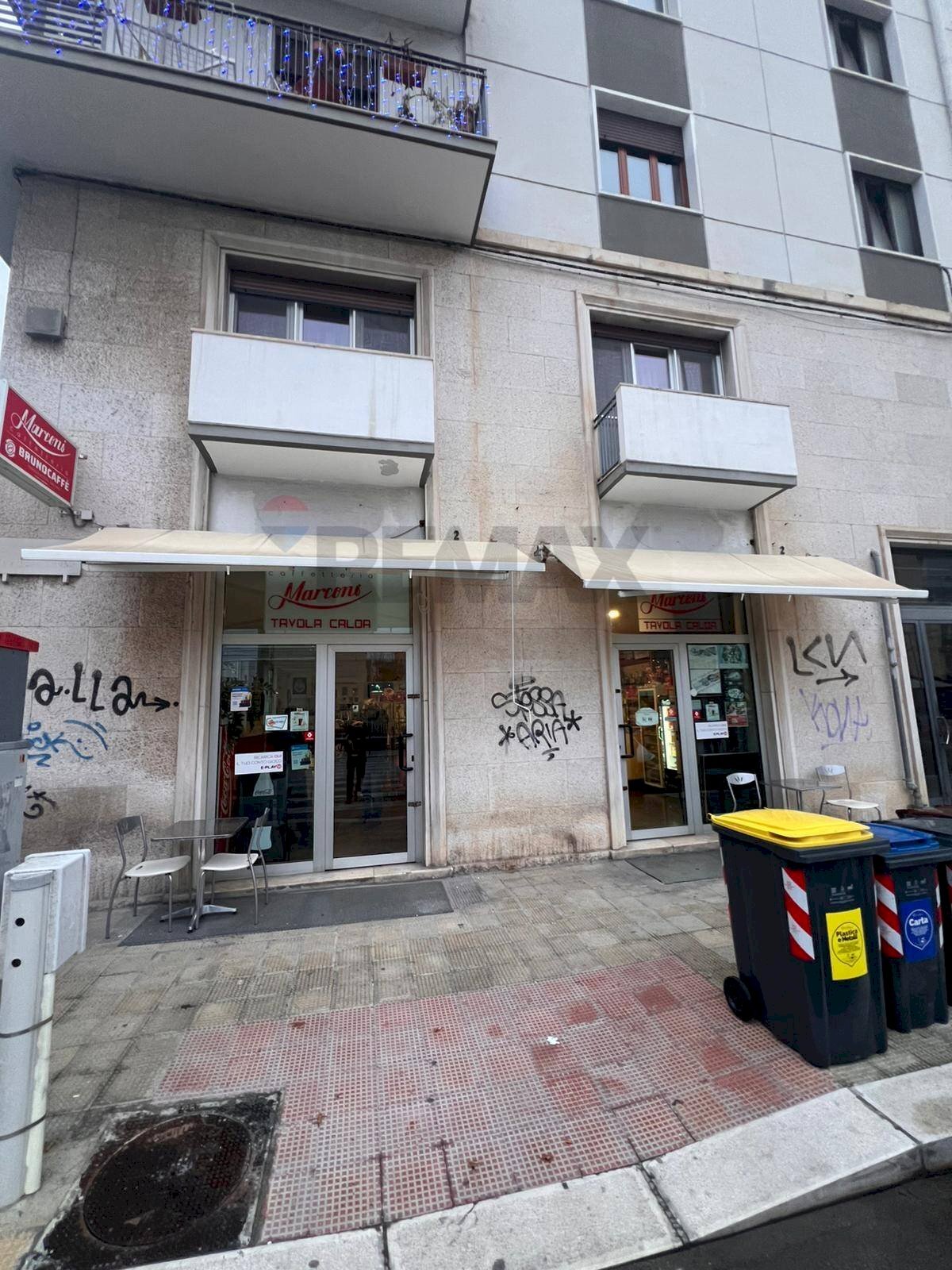 Edificio all\'aperto - Attività Commerciale Viale Imperatore Traiano
 
2/2-A, Bari - foto 3