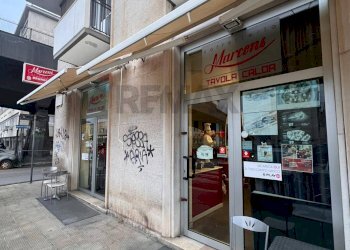 Edificio all\'aperto - Attività Commerciale Viale Imperatore Traiano
 
2/2-A, Bari - foto 1