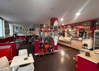 Non correlato - Attività Commerciale Viale Imperatore Traiano
 
2/2-A, Bari - foto 2