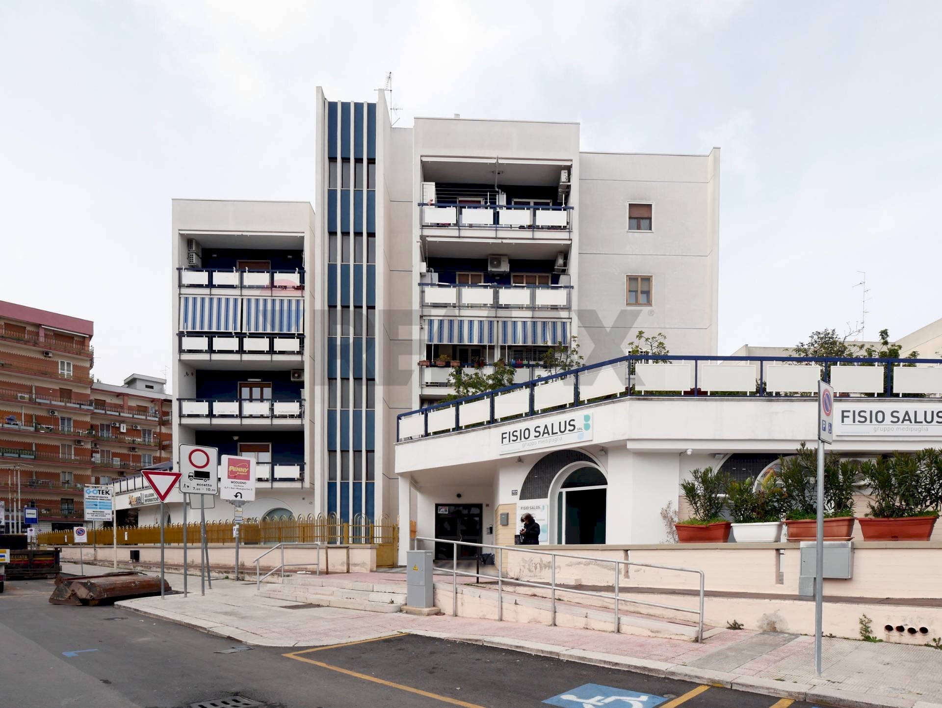 Edificio all\'aperto - Four-room apartment Via Roma
 
104, Modugno - photo 1