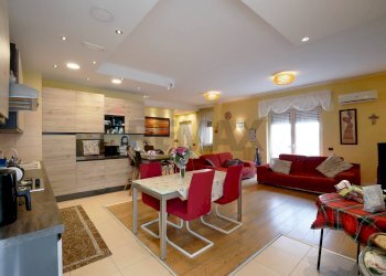 Sala da pranzo - Four-room apartment Via Roma
 
104, Modugno - photo 4