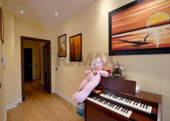 Hall / corridoio - Four-room apartment Via Roma
 
104, Modugno - photo 8