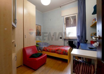 Camera / camera da letto - Four-room apartment Via Roma
 
104, Modugno - photo 12