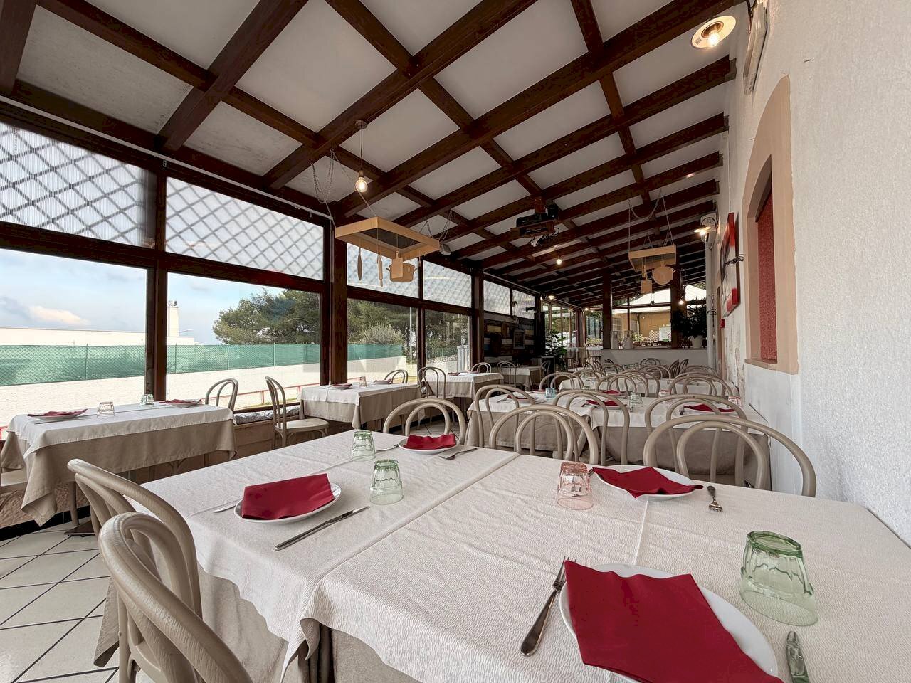 Sala da pranzo - Locale Commerciale Via delle Grotte
 
2, Ceglie Messapica - foto 1