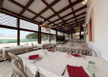 Sala da pranzo - Locale Commerciale Via delle Grotte
 
2, Ceglie Messapica - foto 1