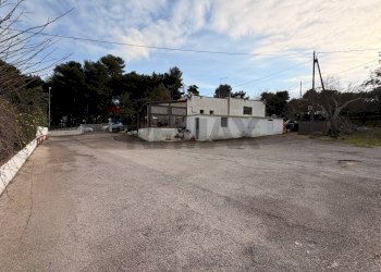 Non correlato - Locale Commerciale Via delle Grotte
 
2, Ceglie Messapica - foto 13