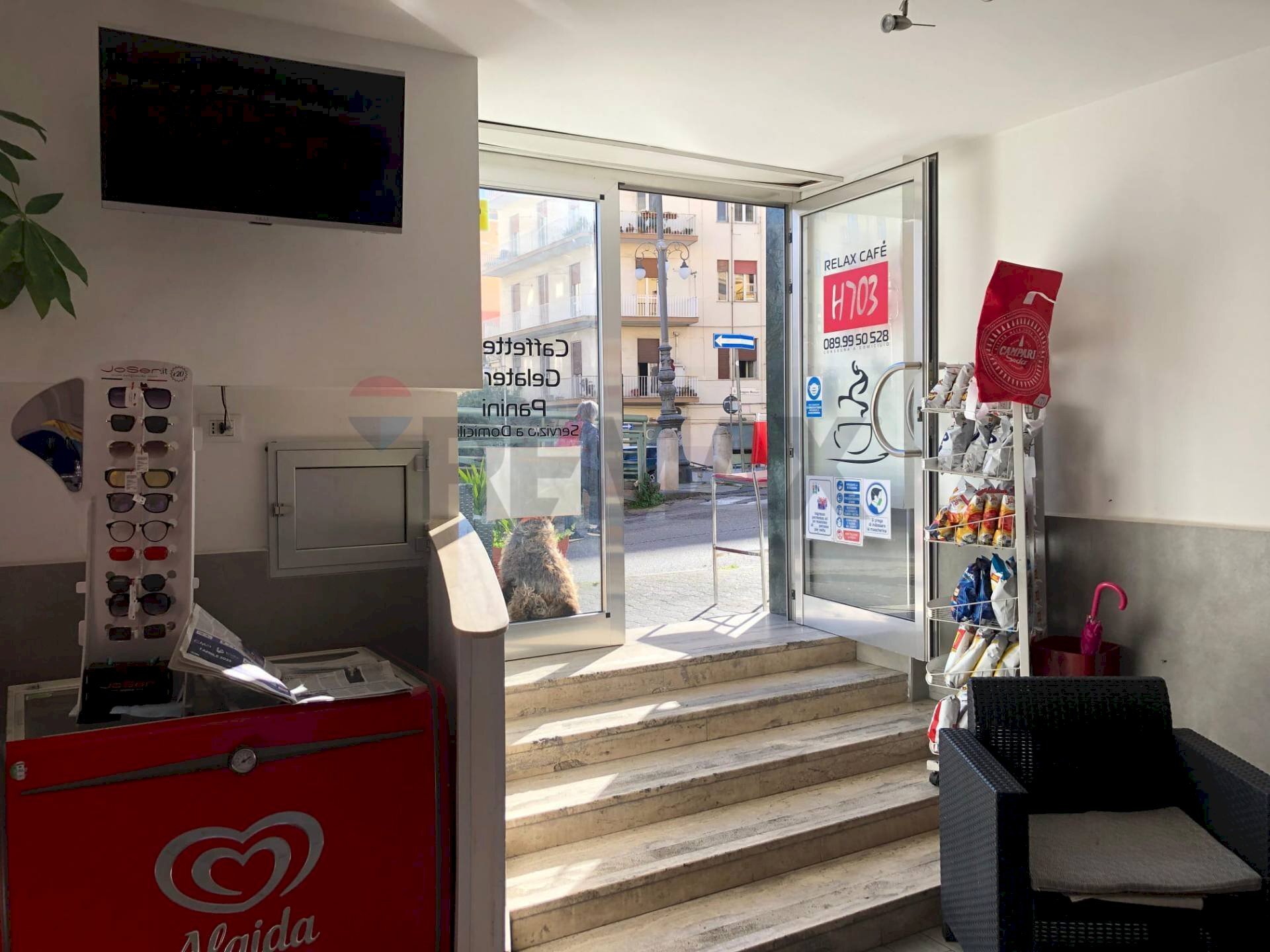 Ricezione / Lobby - Commercial Premises Salerno - photo 2