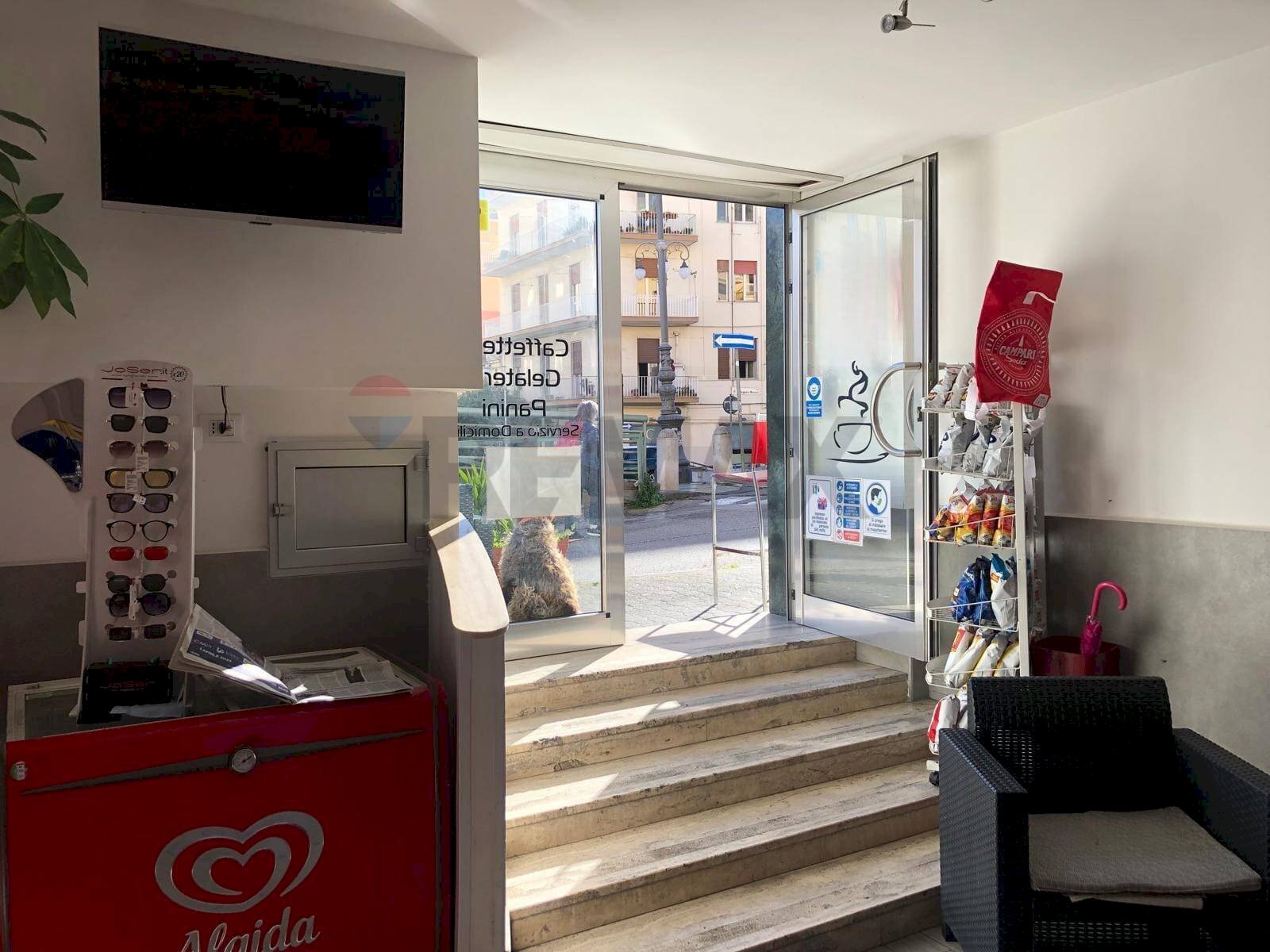 Ricezione / Lobby - Commercial Premises Salerno - photo 3