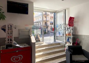 Ricezione / Lobby - Commercial Premises Salerno - photo 3