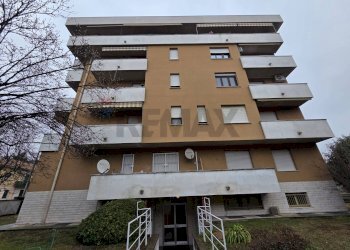 Edificio all\'aperto - Bilocale Via Monte Nero
 
21, Gallarate - foto 1