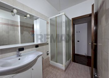 Bagno - Bilocale Via Monte Nero
 
21, Gallarate - foto 16