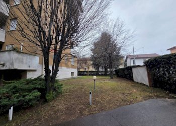 Giardino - Bilocale Via Monte Nero
 
21, Gallarate - foto 21