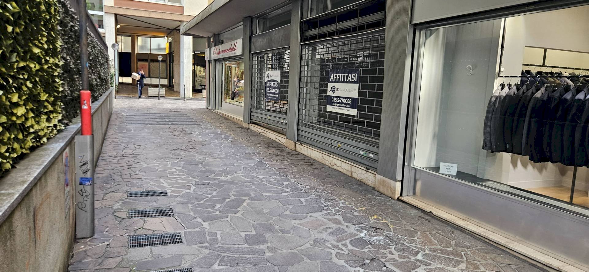 Foto 1 - Shop Passaggio Pierantonio Cividini
 
7, Bergamo - photo 1