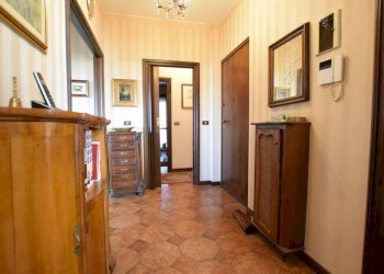 Corridoio - Appartamento via Alessandro Manzoni, 14/b, Mondovì - foto 22