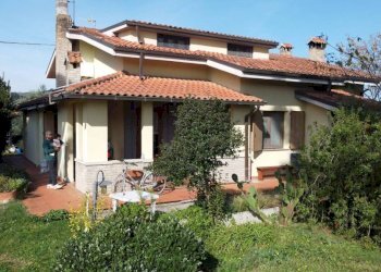 Facciata - Villa via Trentesima Strada, Fano - foto 13