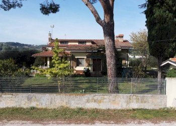 Facciata - Villa via Trentesima Strada, Fano - foto 29