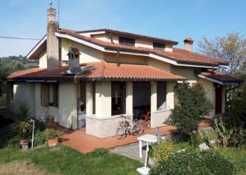 Facciata - Villa via Trentesima Strada, Fano - foto 31