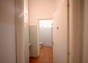 Disimpegno - Shop vico della Casana, Genova - photo 18