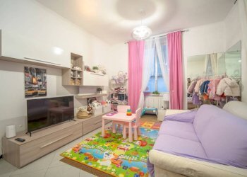 Soggiorno - Appartamento piazza Raffaele De Ferrari, Genova - foto 9