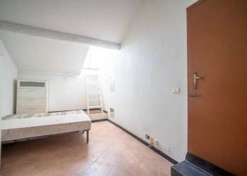 Camera da letto - Attico via Antonio Gramsci, Genova (zona Centro Storico) - foto 15