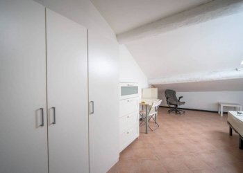 Camera da letto - Attico via Antonio Gramsci, Genova (zona Centro Storico) - foto 24