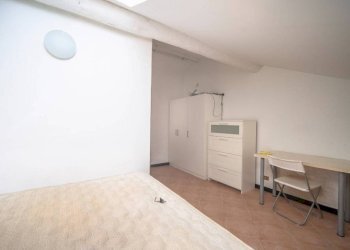 Camera da letto - Attico via Antonio Gramsci, Genova (zona Centro Storico) - foto 27