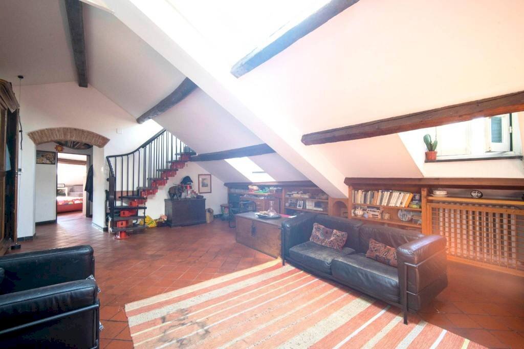 Soggiorno - Attic via San Vincenzo, Genova (neighborhood Centro) - photo 2