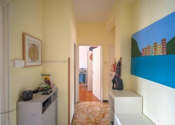 Corridoio - Appartamento via Giovanni Amarena, 14A, Genova (zona Marassi) - foto 6