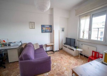 Soggiorno - Appartamento via Giovanni Amarena, 14A, Genova (zona Marassi) - foto 13