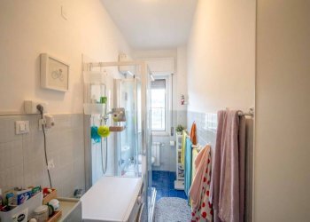 Bagno - Appartamento via Giovanni Amarena, 14A, Genova (zona Marassi) - foto 16