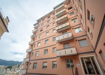 Facciata - Appartamento via Giovanni Amarena, 14A, Genova (zona Marassi) - foto 26