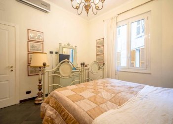Camera da letto - Appartamento via alla Porta degli Archi, Genova (zona Carignano) - foto 16