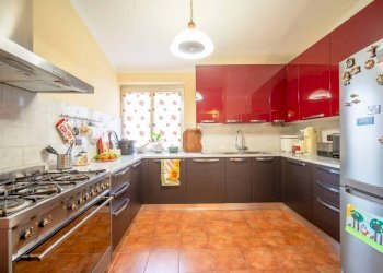 Cucina - Appartamento via San Lorenzo, Genova (zona Centro Storico) - foto 6